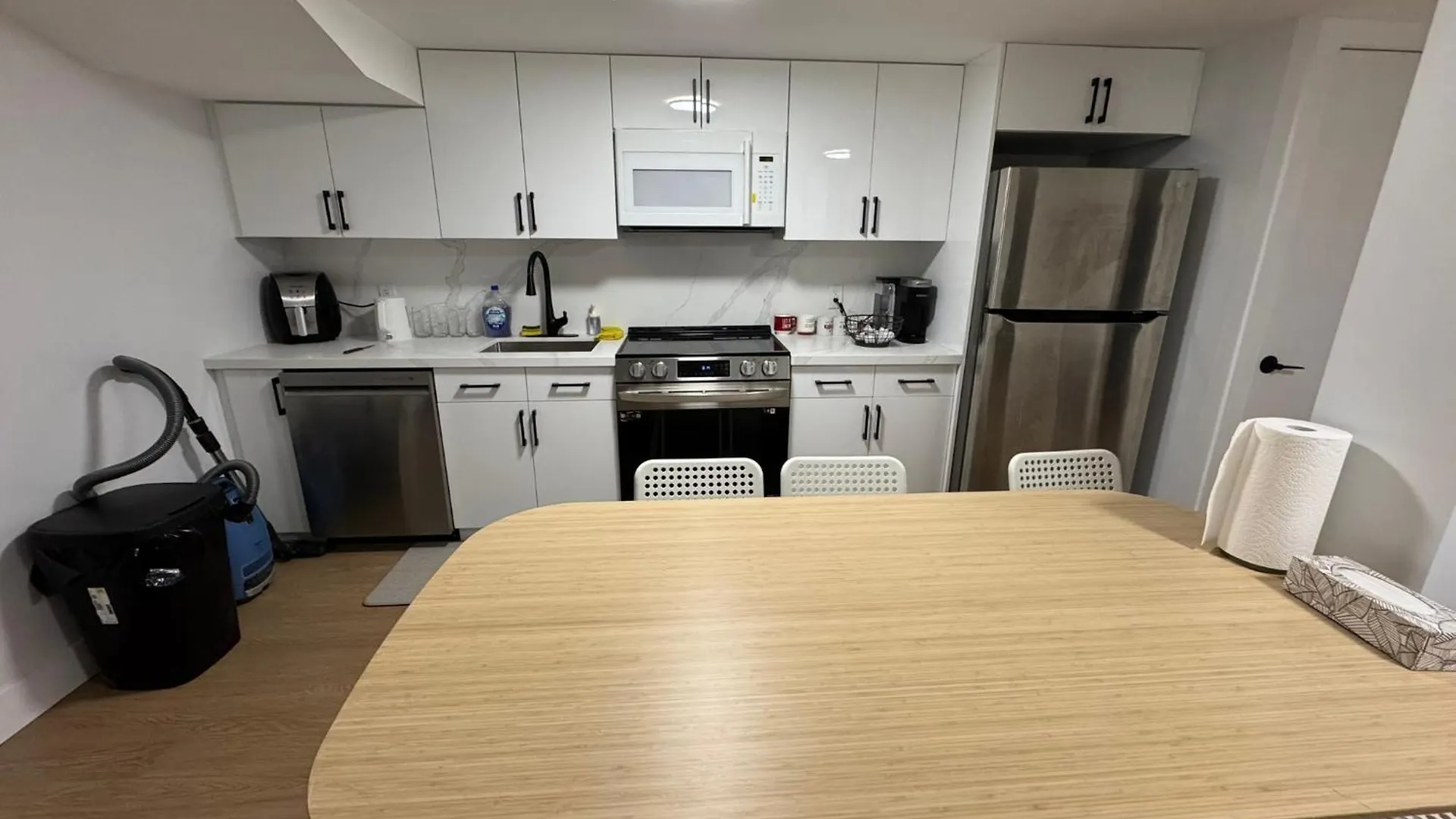 Spacious Room03, Airport, Free Pkg, Sep Entrance, New Reno, Shared Bathroom Toronto 0*,  Kanada