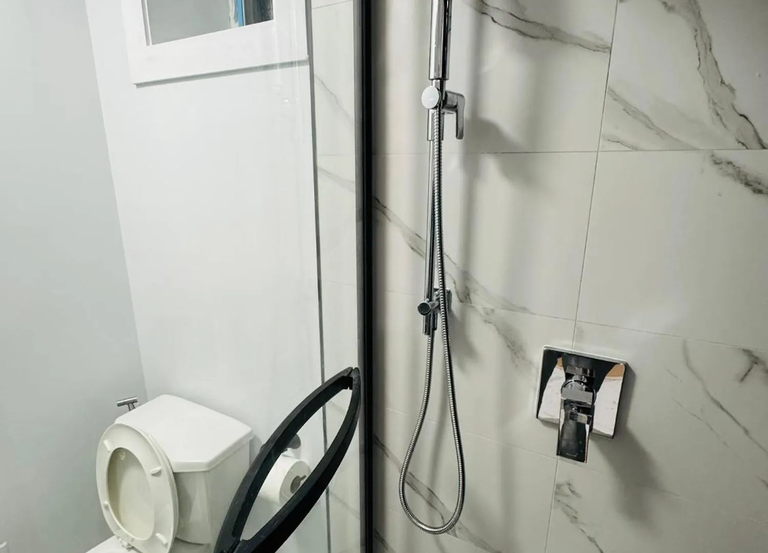 Spacious Room03, Airport, Free Pkg, Sep Entrance, New Reno, Shared Bathroom Toronto 0*,  Canada